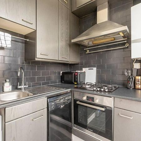 Апартаменты Cozy Flat In The Heart Of Лондон Экстерьер фото