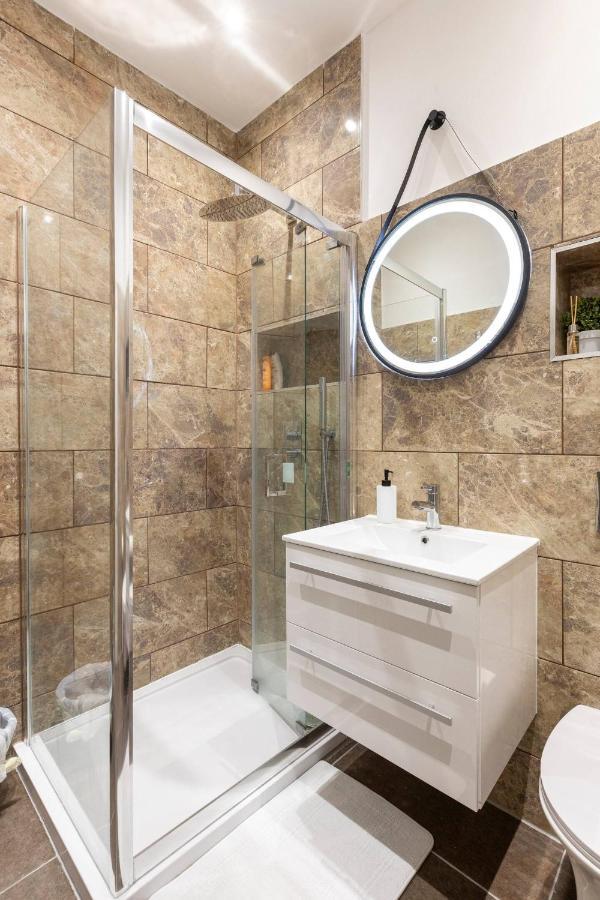 Апартаменты Cozy Flat In The Heart Of Лондон Экстерьер фото